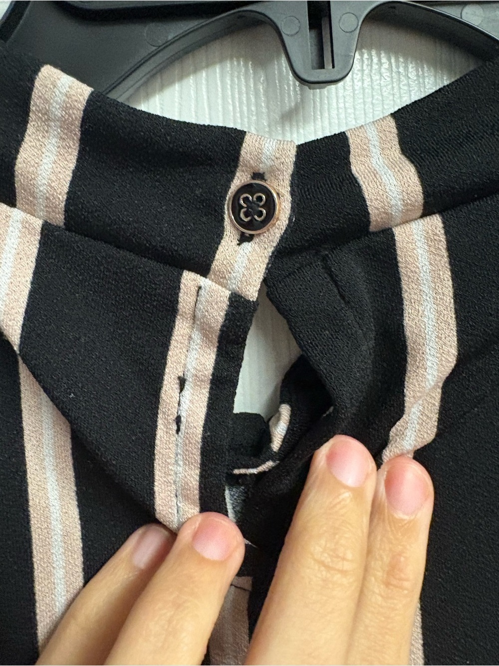 Adrianna Papell Striped Short Sleeve Blouse Size Medium - Picture 5 of 5